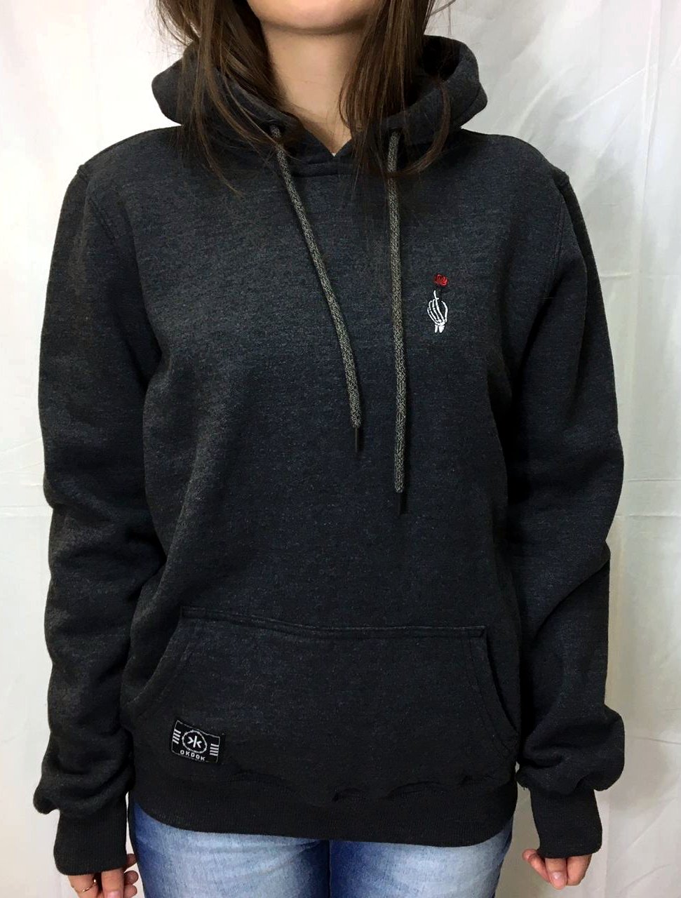 Grilu Surf Skate Shop MOLETOM OKDOK CANGURU FEM ESQUELETO MAO CHUMBO